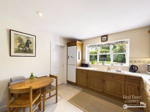 Kitchen/Breakfast Room- click for photo gallery